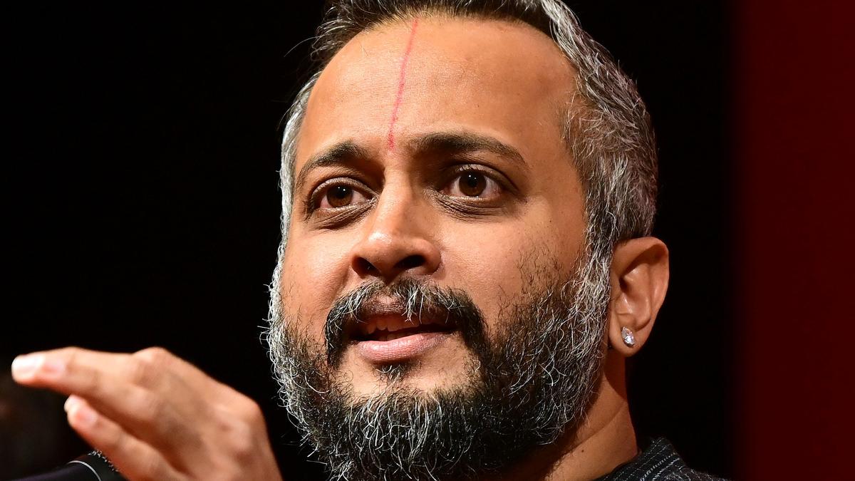 Sandeep Narayan exhibits the versatility of his voice